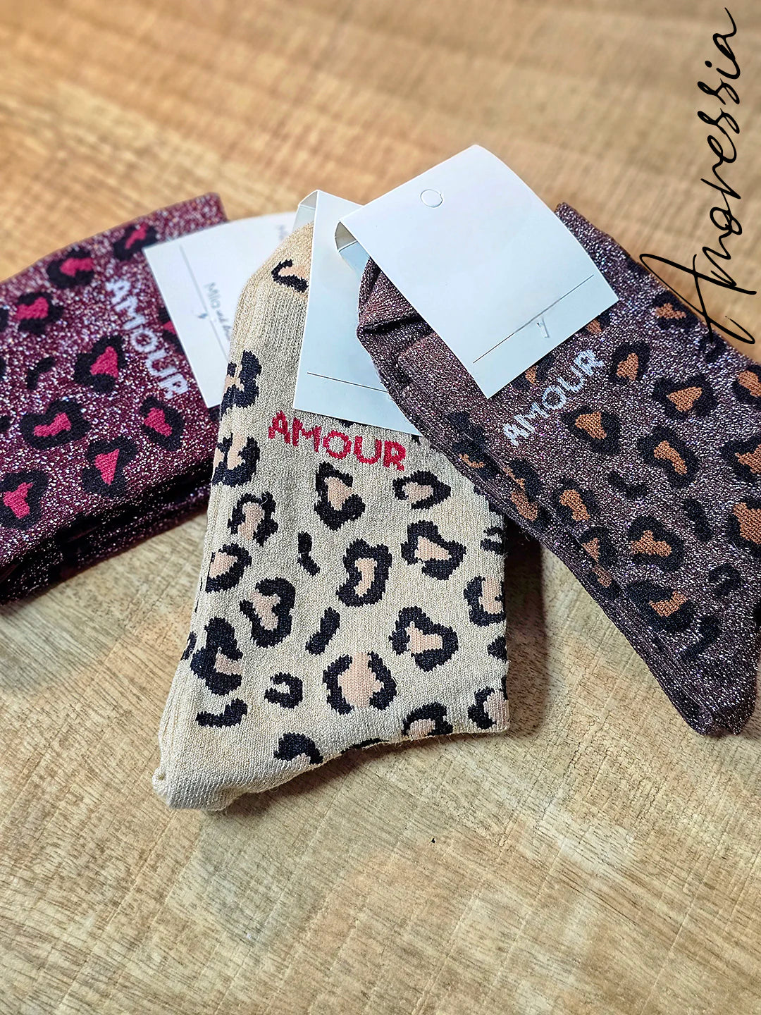 Chaussettes léopard à paillettes – Message “Amour” 💖