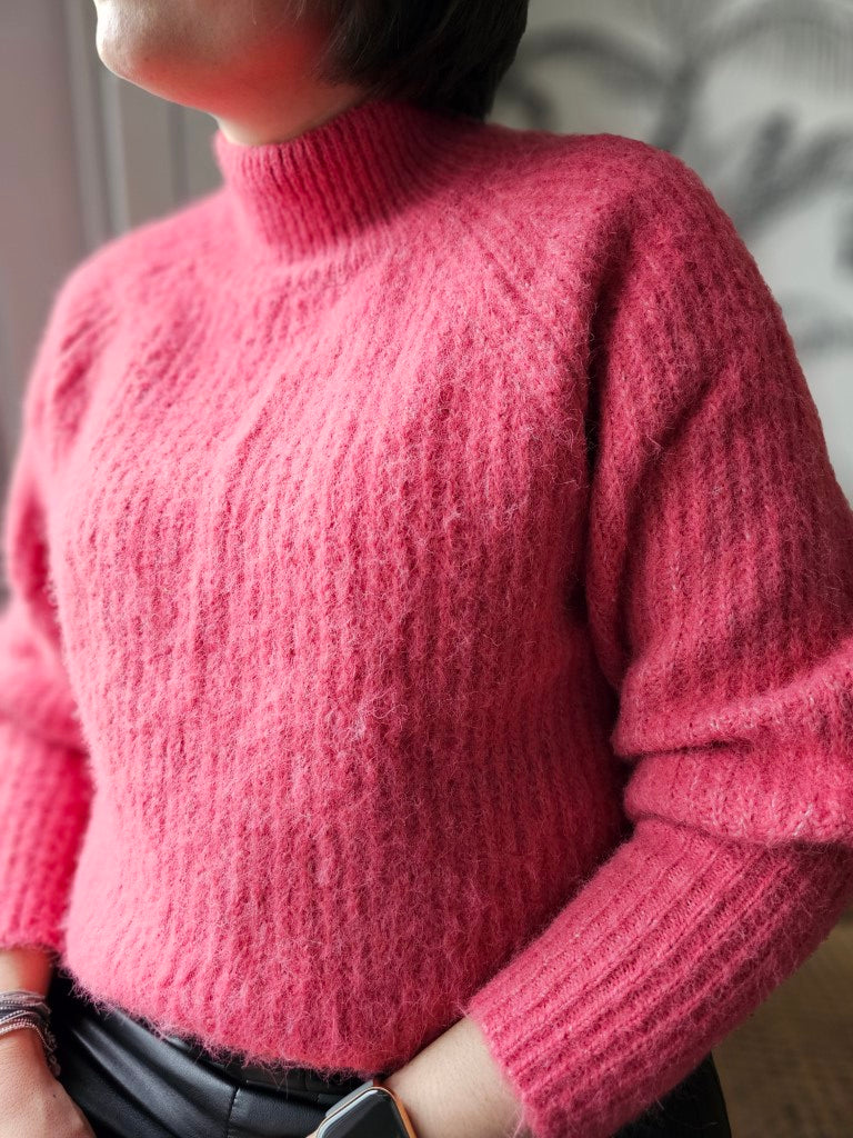 Pull Rose — Pull Rose Maille Femme photo portée