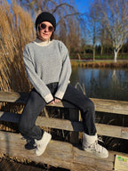 Pull noir et blanc — Pull Noir et Blanc Femme photo lifestyle