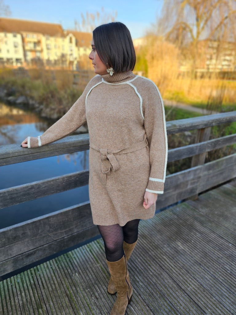 Robe Pull Valentine — Robe Pull Femme photo lifestyle