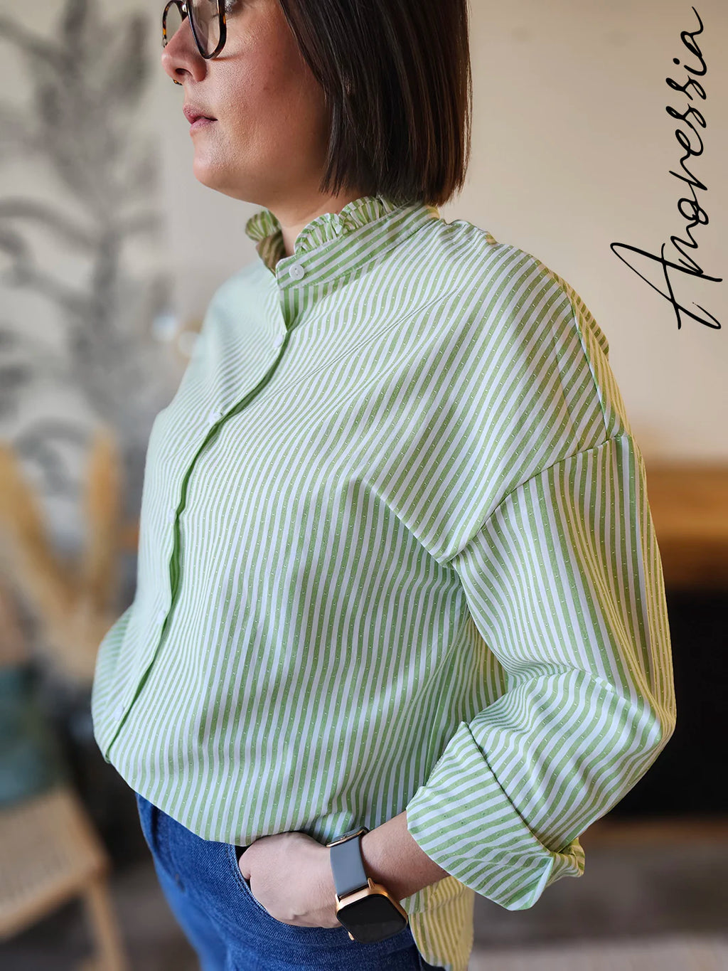 Chemise Prisca — Chemise Élégante Manches Longues Femme modèle 2 photo portée