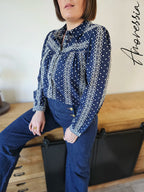 Chemise Mila — Chemise Fleurie Légère Femme photo lifestyle