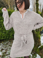 Pull Robe Emy — Pull Robe Maille Femme modèle 2 photo portée