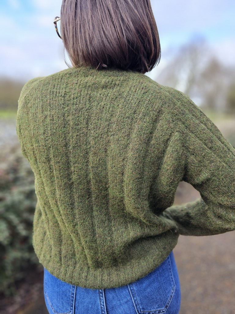 Pull Louis — Pull Chaud Femme Hiver photo lifestyle