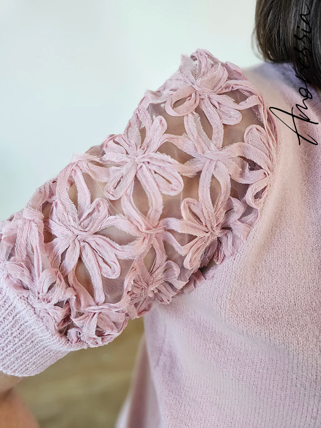 Pull Camelia — Pull Léger Femme photo portée