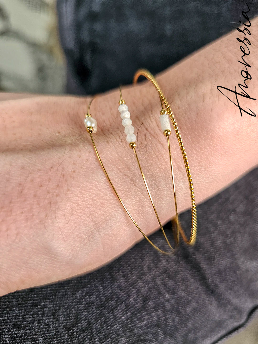 Jonc multi rang blanc — Jonc Multi Rangs Blanc Femme photo porté