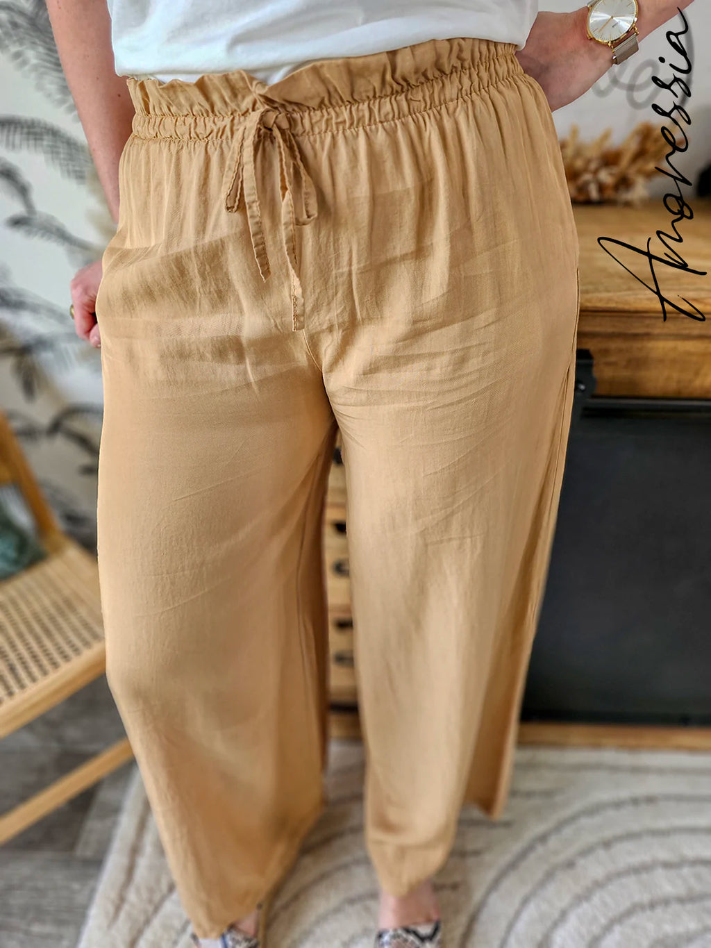 Pantalon Hélie Camel — Pantalon Camel Élégant Femme photo portée