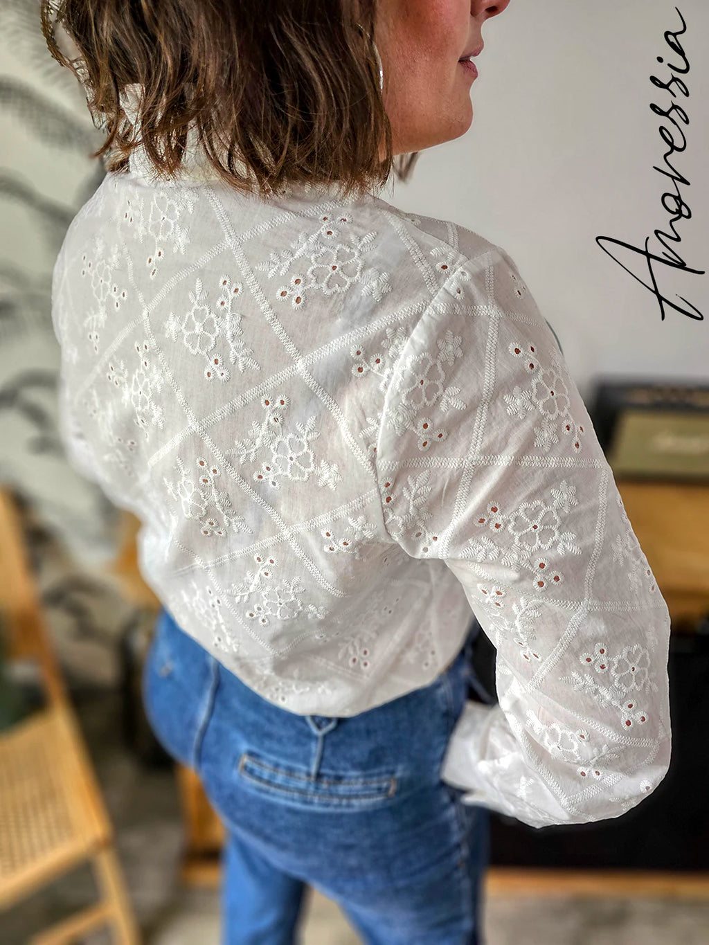 Chemise Sylia — Chemise Légère Femme Été photo portée