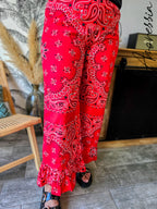 Pantalon Bora Rouge — Pantalon Rouge Imprimé Bandana Volants Femme autre vue