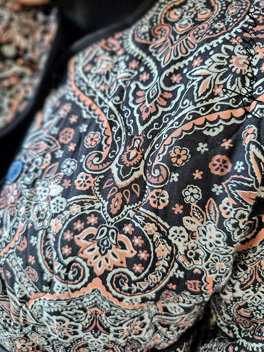 Veste Raven — Veste Matelassée Noire Imprimé Rose Femme