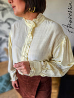 Chemise Dahlia — Chemise Écru Lignes Femme photo lifestyle