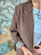 Veste Willow Chocolat — Veste Tailleur Chocolat Intérieur Léopard Femme