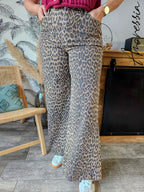 Jean Léopard — Jean Wide Leg Taille Haute Imprimé Léopard Femme photo lifestyle