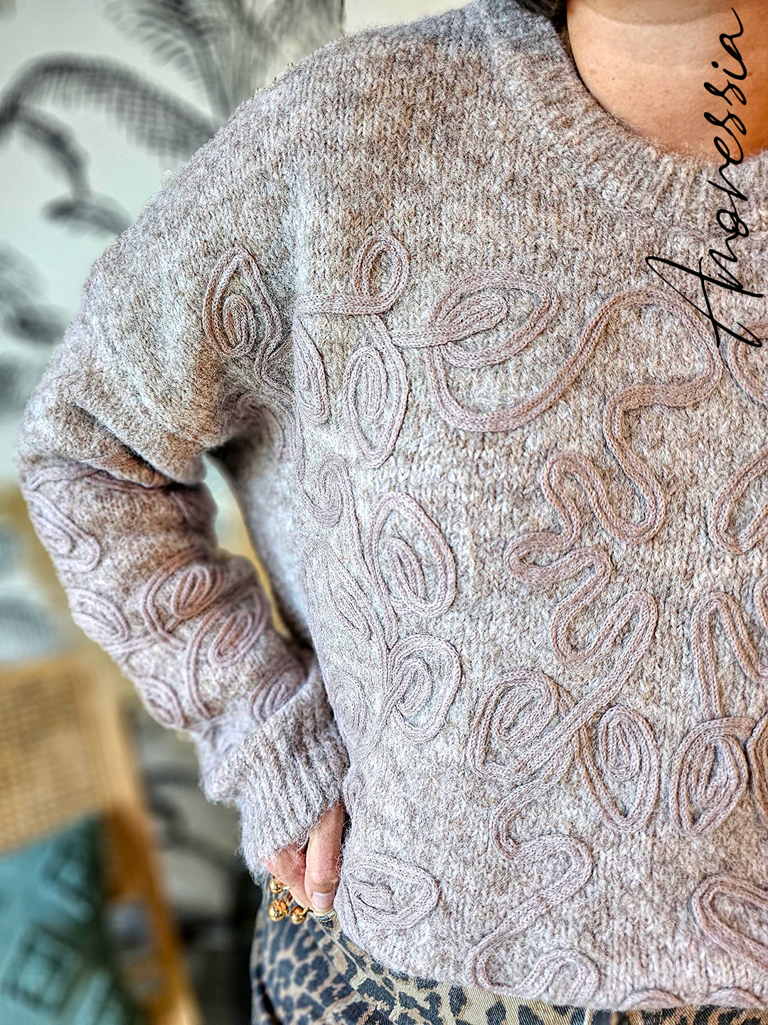Pull Flave Taupe — Pull Taupe Manches Longues Femme photo portée