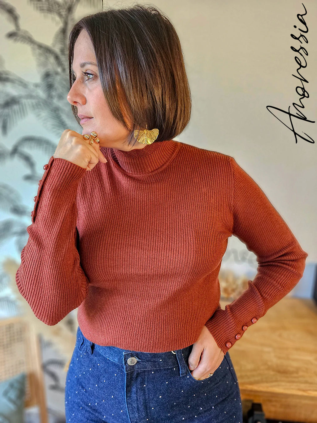 Pull Monica Rouille — Pull Léger Rouille Boutons Manches Femme photo portée