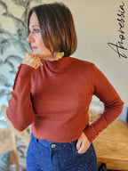 Pull Monica Rouille — Pull Léger Rouille Boutons Manches Femme photo portée