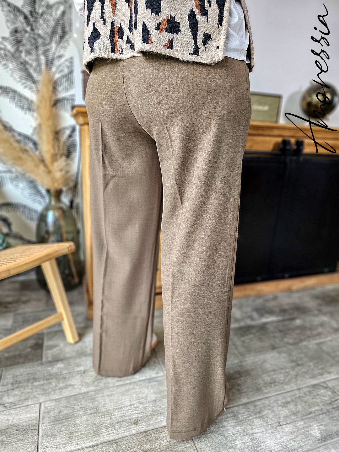 Pantalon Taupe — Pantalon Classique Taupe Coupe Élégante Femme vue détail