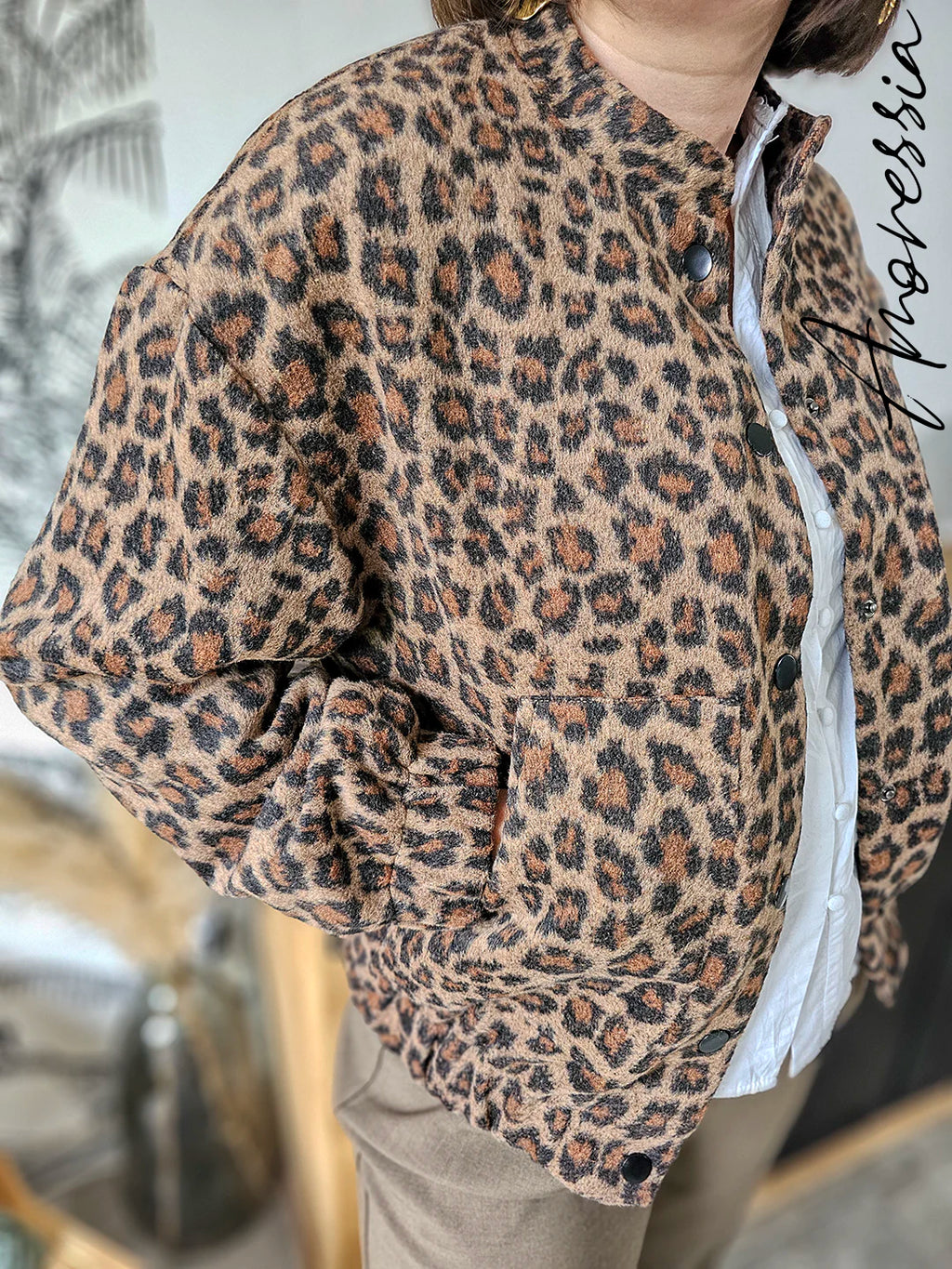 Veste Léopard Bombers — Veste Bombers Léopard Resserrée Taille Femme