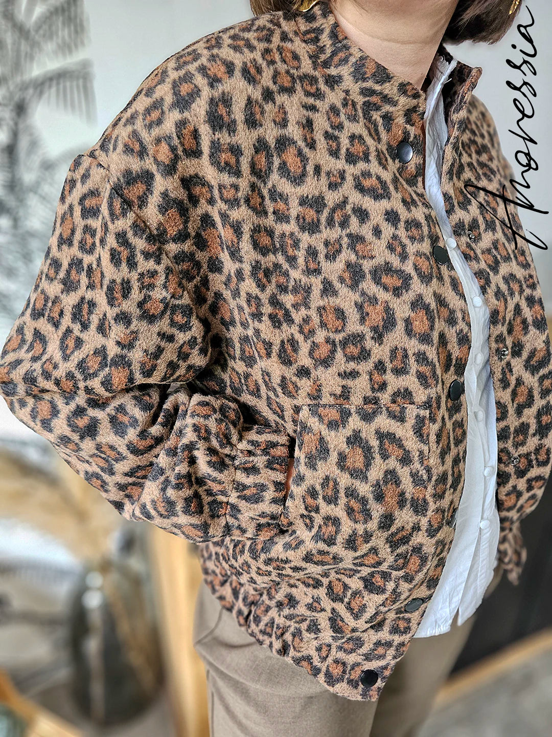 Veste Léopard Bombers — Veste Bombers Léopard Resserrée Taille Femme