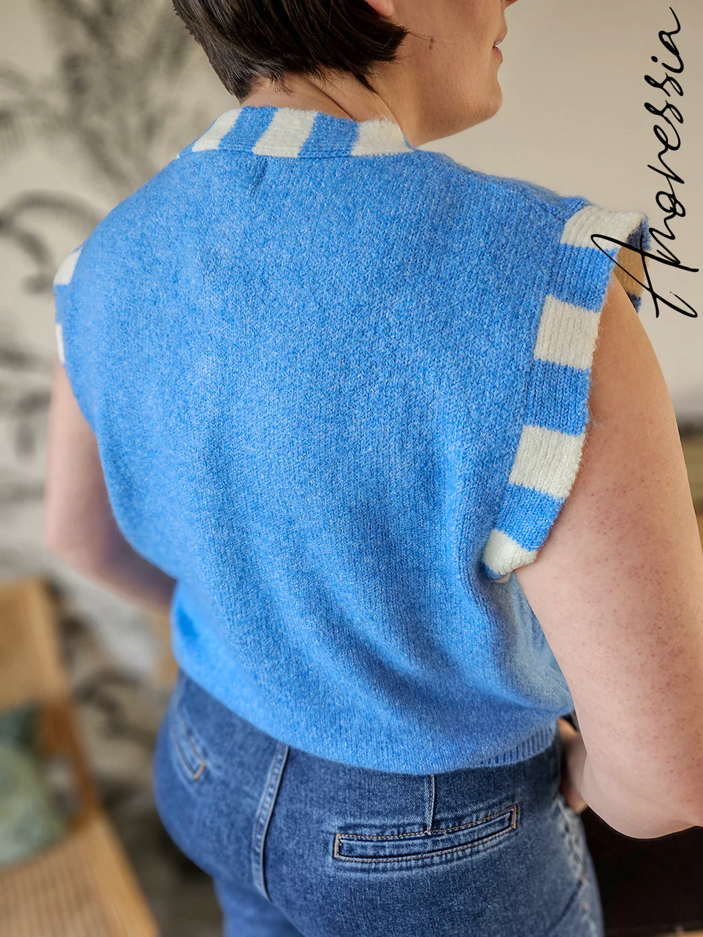 Gilet Azzura — Gilet Bleu Sans Manches Femme vue détail