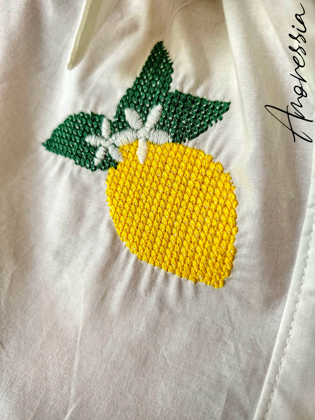 Chemise Citrus — Chemise Blanche Broderies Citrons Femme vue détail