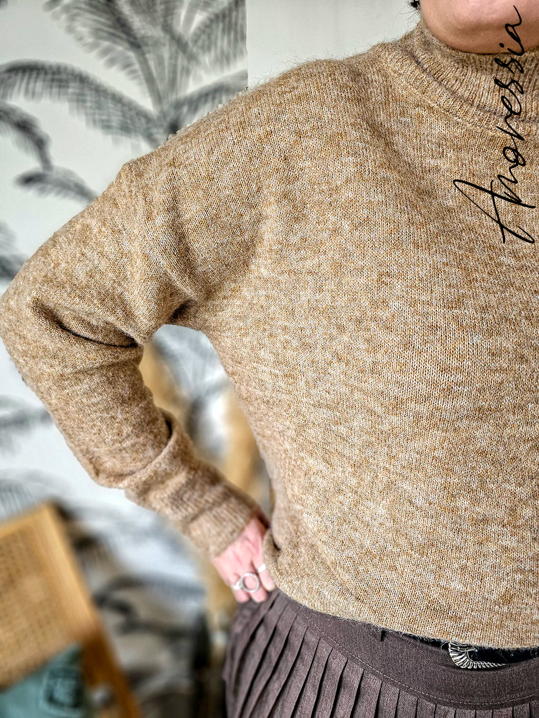 Pull Caffé — Pull Camel Col Roulé Maille Douce Femme photo portée