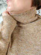 Pull Caffé — Pull Camel Col Roulé Maille Douce Femme vue détail