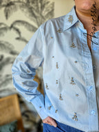 Chemise Scintillante — Chemise Bleu Ciel Pierres Femme photo portée