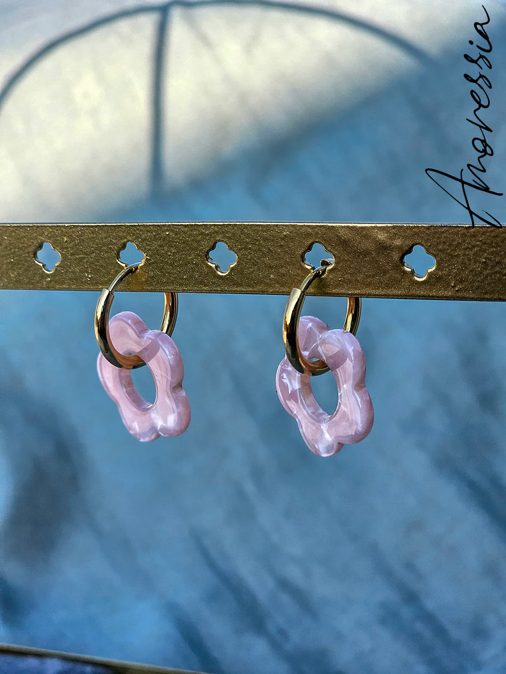 Créoles Rosa — Créoles Résine Colorée Femme photo portées