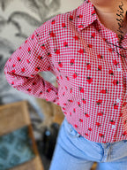 Chemise Fraisia — Chemise Rouge Carreaux Fraises Femme photo portée