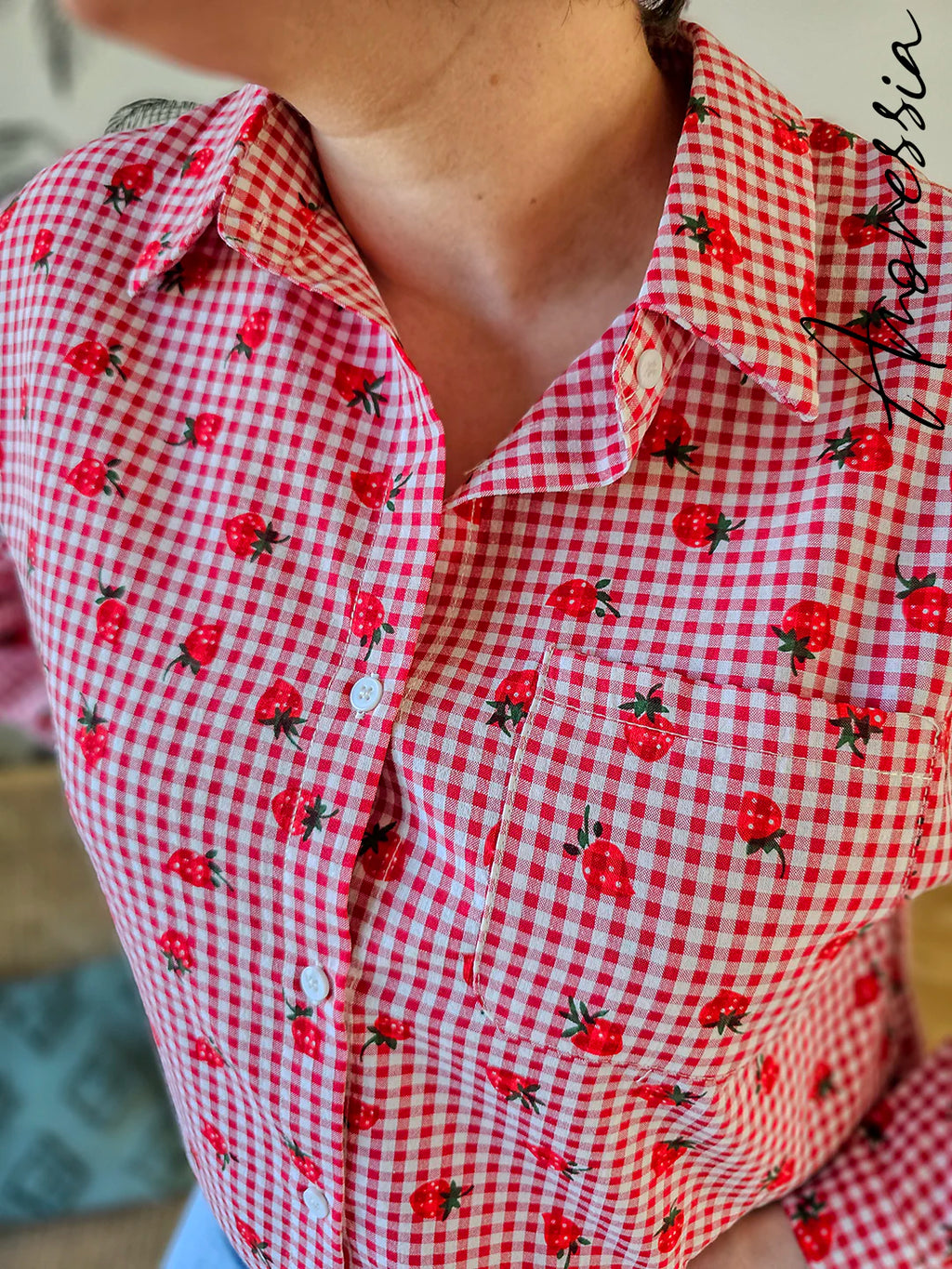 Chemise Fraisia — Chemise Rouge Carreaux Fraises Femme vue détail