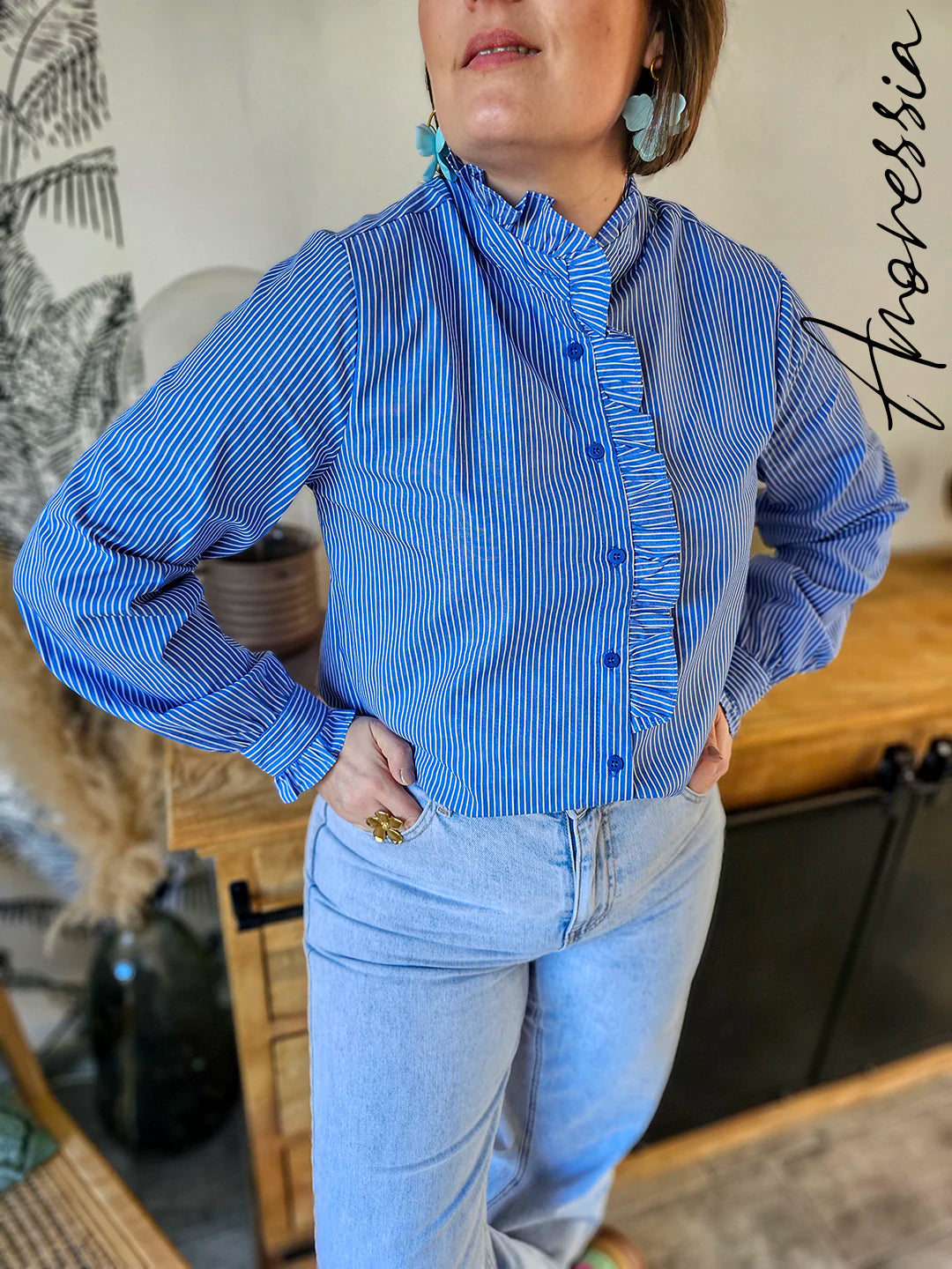 Chemise Vera — Chemise Bleue Rayures Col Volanté Femme