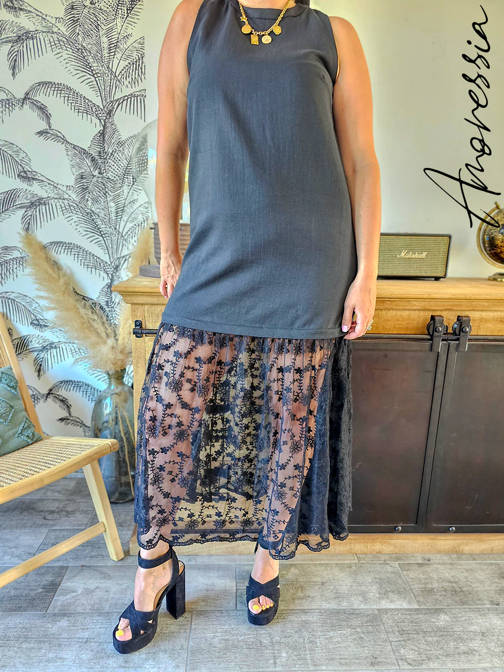 Robe Donna — Robe Noire Dentelle Sans Manches Femme vue détail