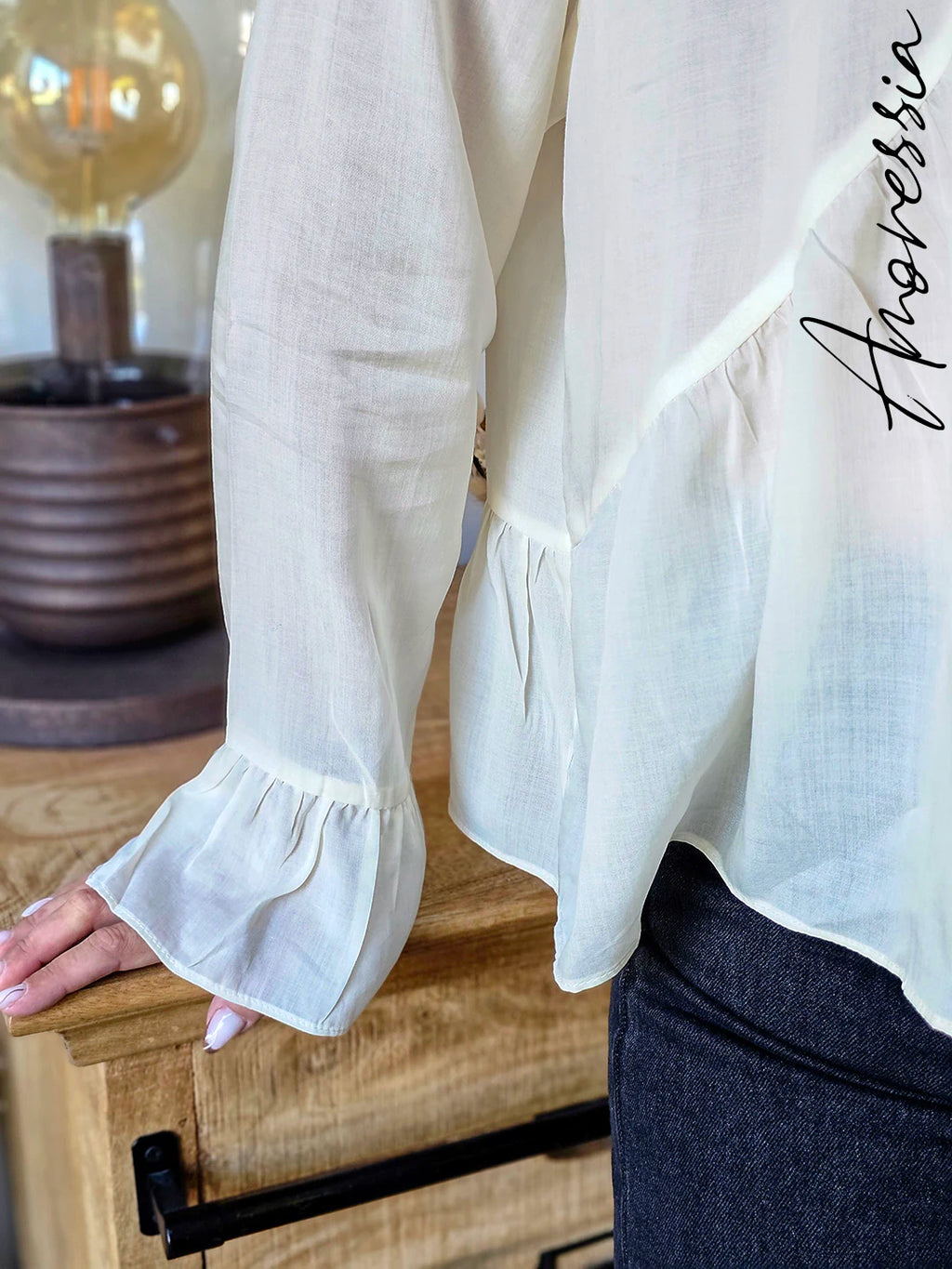 Blouse Gaby — Blouse Légère Femme photo lifestyle