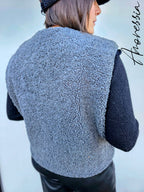 Gilet sans manches en sherpa Gris — Gilet Sherpa Gris Sans Manches Femme autre vue