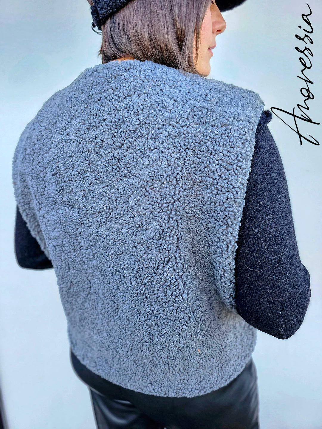 Gilet sans manches en sherpa Gris — Gilet Sherpa Gris Sans Manches Femme autre vue