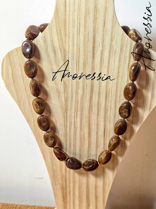 Collier perle marron en résine