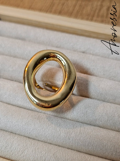Bague dorée ajustable – Grand anneau creux