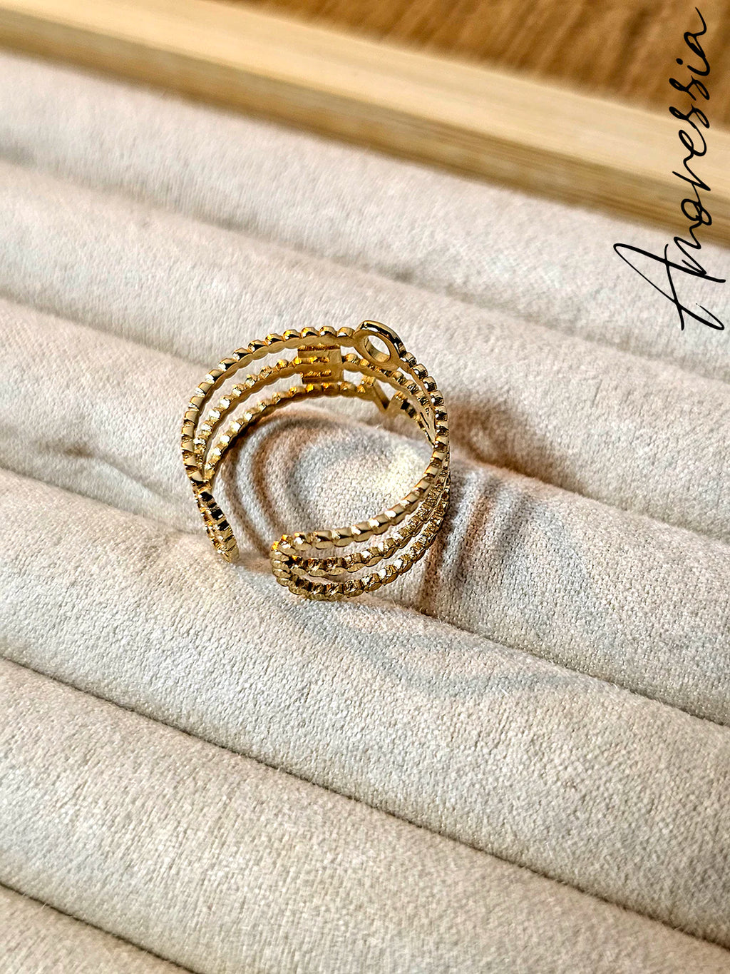 Bague Triple Rang Love — Bague Dorée Triple Rang Femme autre vue