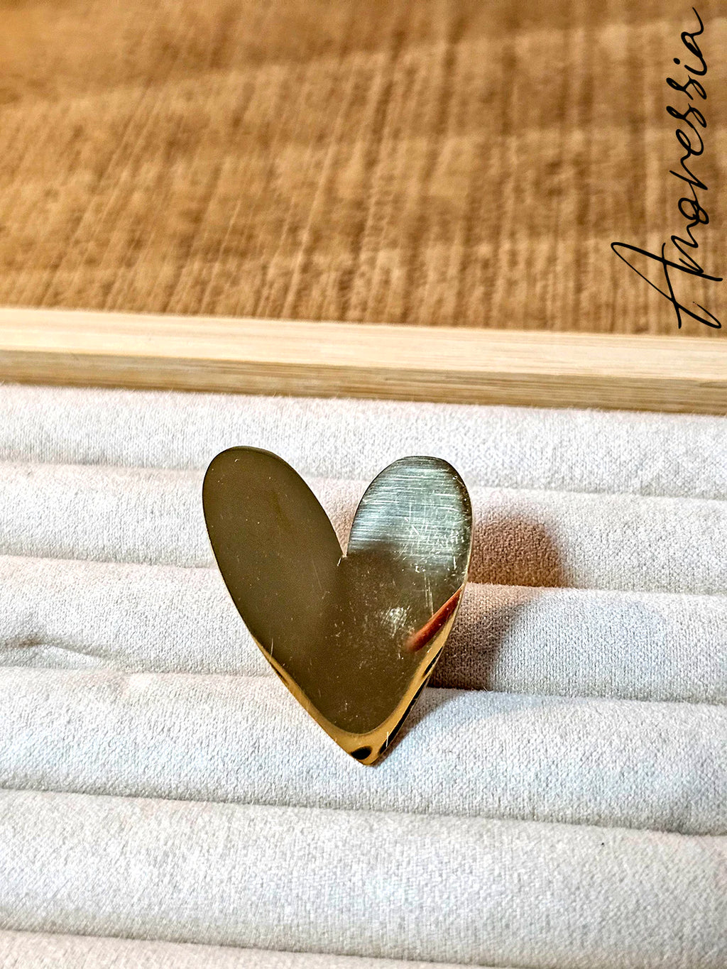 Broche Dorée Coeur — Broche Cœur Dorée Brossée Femme