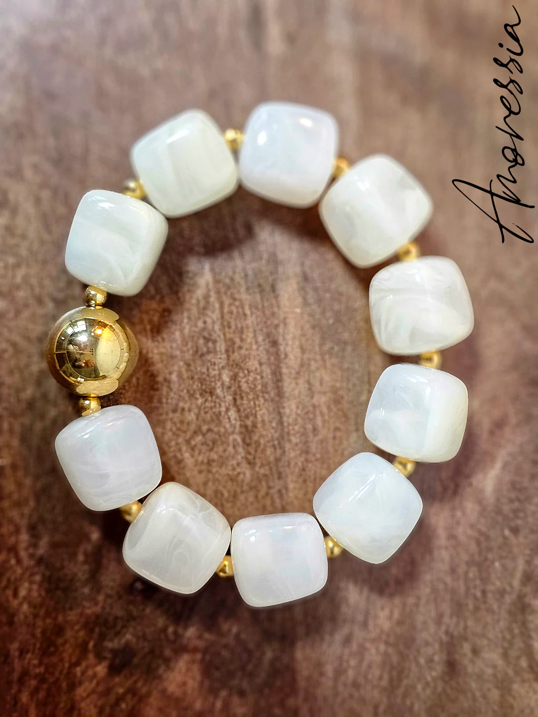 Bracelet résine et perle doré