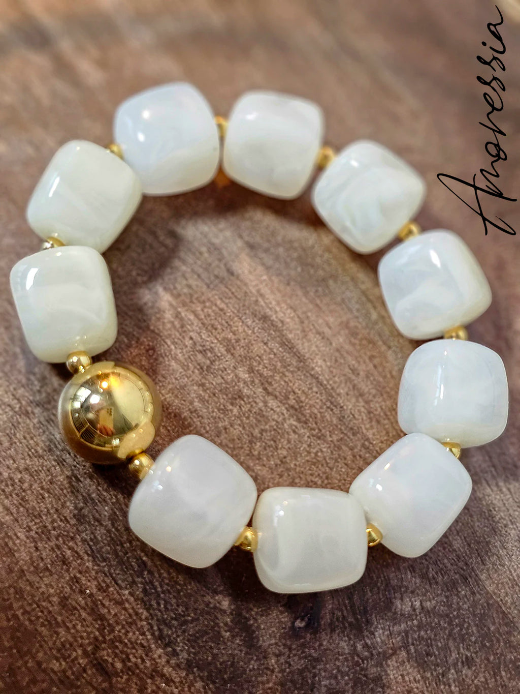 Bracelet Résine Perle Doré — Bracelet Résine Perle Dorée Femme poignet