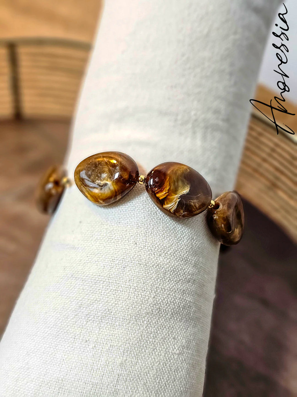 Bracelet Élastique Marron Doré — Bracelet Perles Marron Doré Femme photo porté