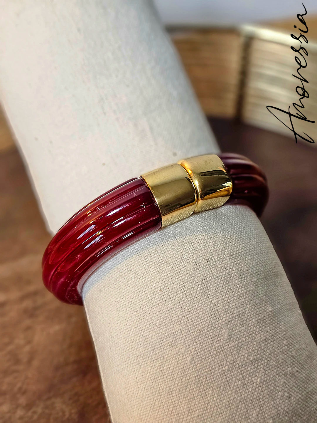 Bracelet Manchette Doré Aimanté Résine