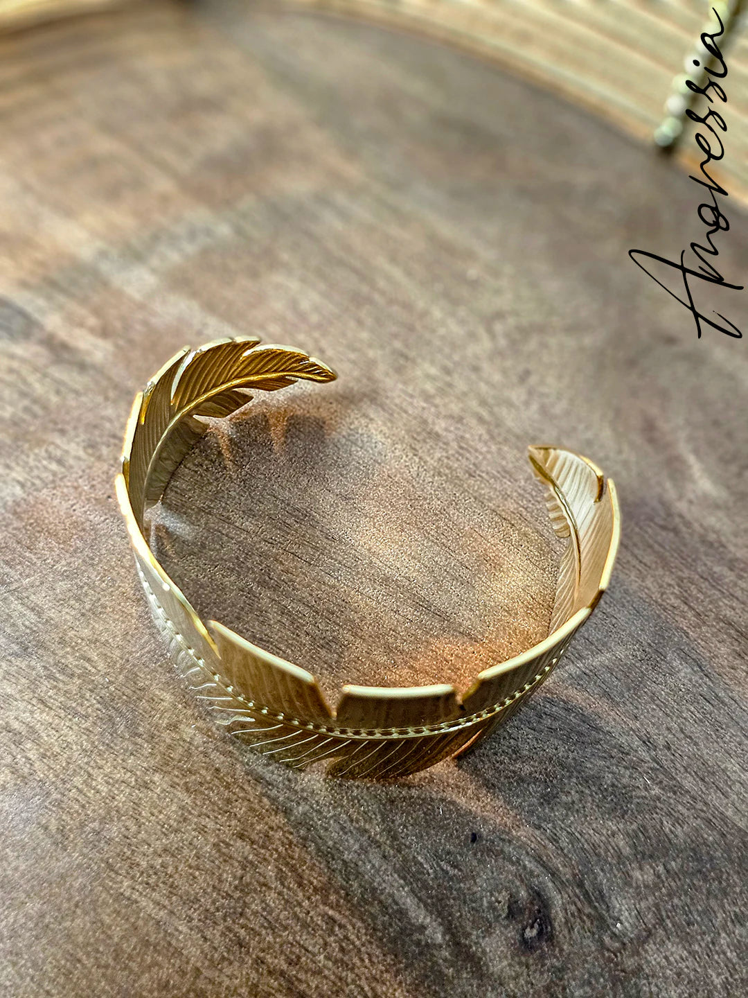 Bracelet manchette doré