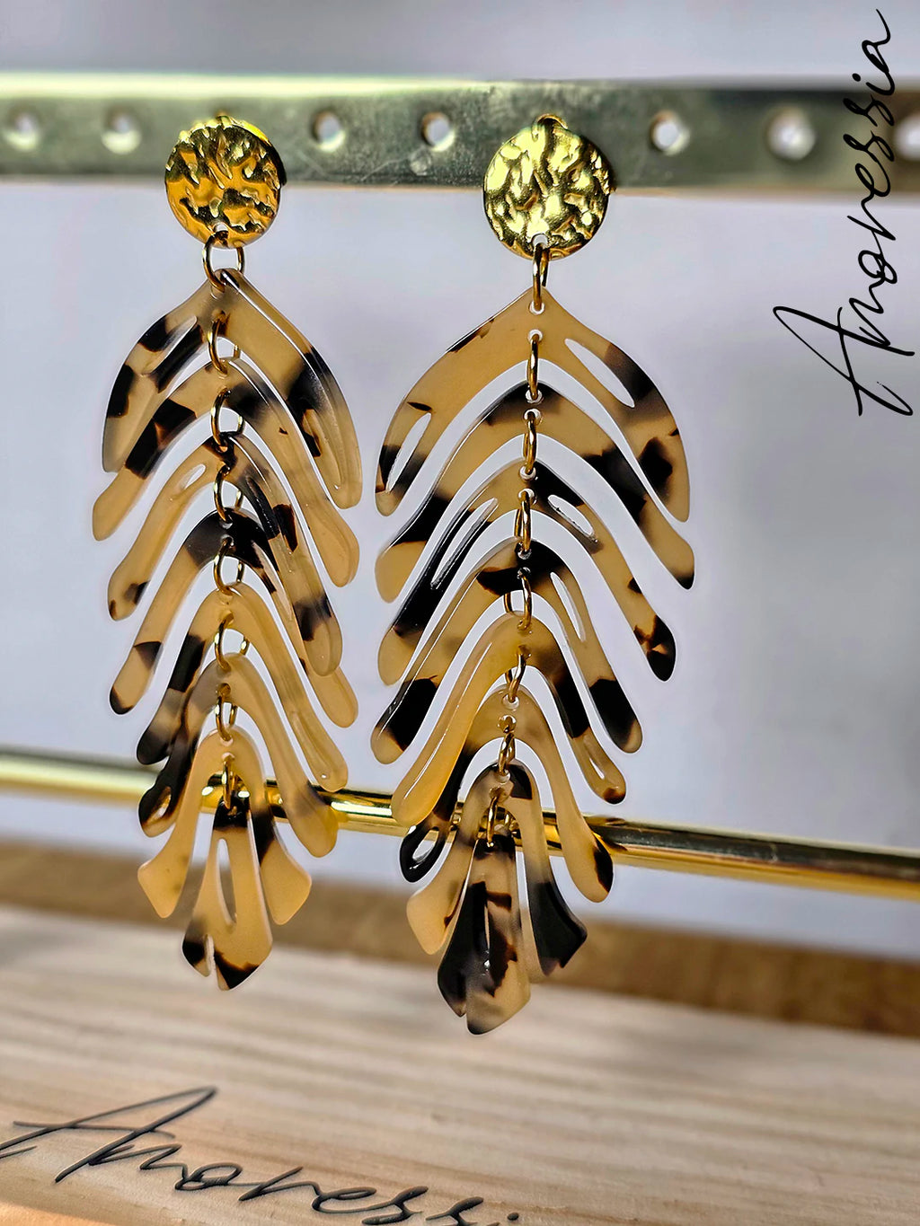 Boucles d'Oreilles Feuilles — Boucles Dorées Feuilles Femme vue détail