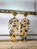 Boucles d'Oreilles Feuilles — Boucles Dorées Feuilles Femme lifestyle