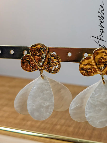 Boucles d'oreilles pétales blanche