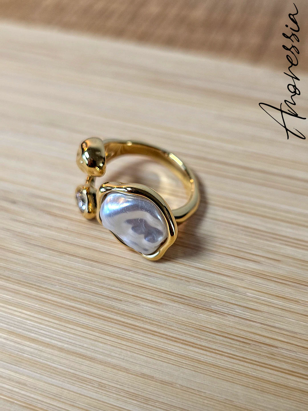 Bague Doré 3 Pierres — Bague Dorée Triple Pierre Femme photo portée