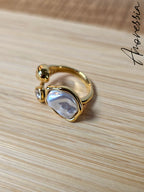 Bague Doré 3 Pierres — Bague Dorée Triple Pierre Femme photo portée